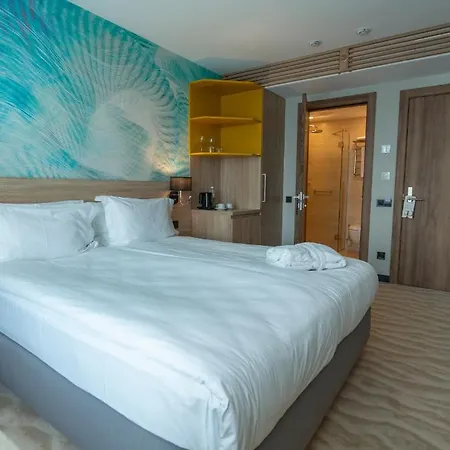 Premier Compass Hotel 3*