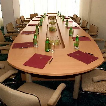 Отель Premier Compass 3*