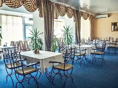 Premier Compass Hotel